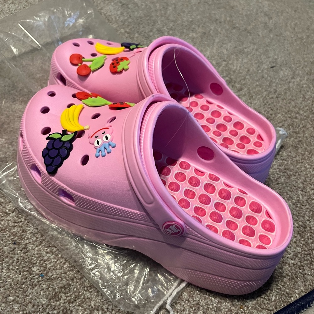 Kawaii Platform Crocs with Charms NWOT
